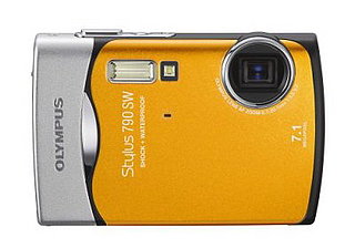 Olympus Waterproof Cam Permits Wet 'n Wild Photo Fun 